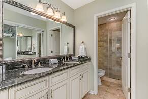 Updated 3 Bedroom Bathroom Villa, 13D Richmond Park Villa