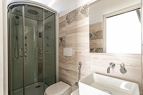 Bilocale con piscina a 500 m dal mare