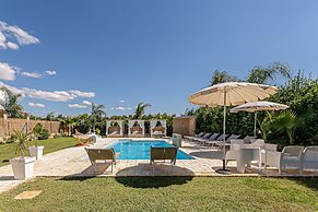 Bilocale con piscina a 500 m dal mare