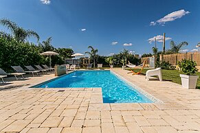 Bilocale con piscina a 500 m dal mare