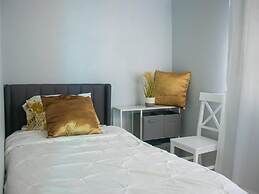 Apt 2 Stylish 2 bed Cosy and Comfortable