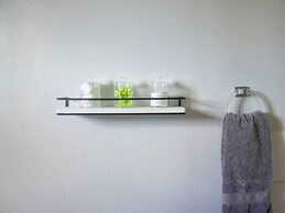 Apt 2 Stylish 2 bed Cosy and Comfortable