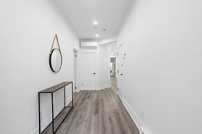 SPACIOUS RENOVATED APARTMENT SLEEPS 12