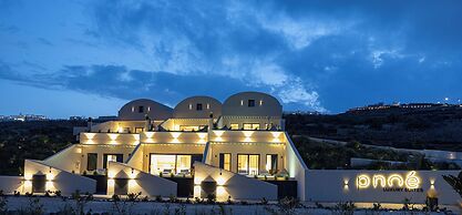 Pnoé Luxury Suites