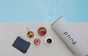 Pnoé Luxury Suites