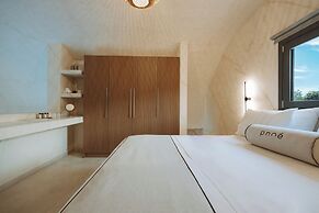 Pnoé Luxury Suites