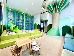 Le Places The Luxury MarQ Saigon Apartment