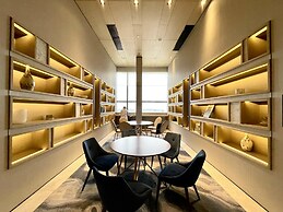 Le Places The Luxury MarQ Saigon Apartment