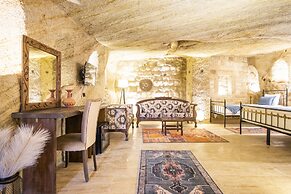 Uzay Cave Suite Hotel