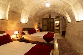 Uzay Cave Suite Hotel