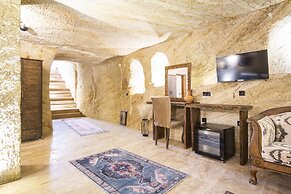 Uzay Cave Suite Hotel