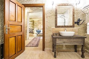 Uzay Cave Suite Hotel