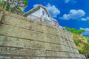 Kia Kasauli Chalet 3 BHK by Dumnu Homes