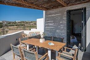Athina Milos Suites