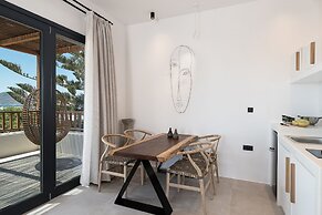 Athina Milos Suites