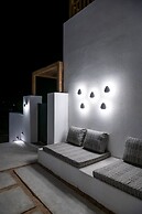 Athina Milos Suites