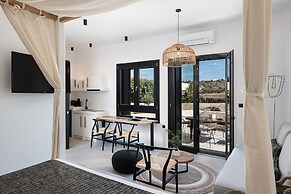 Athina Milos Suites