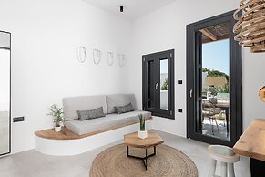 Athina Milos Suites