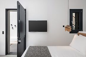Athina Milos Suites
