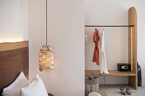 Athina Milos Suites