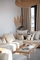 Athina Milos Suites