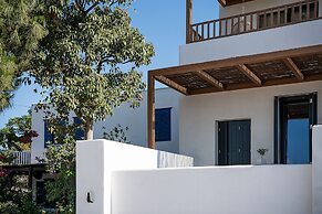 Athina Milos Suites