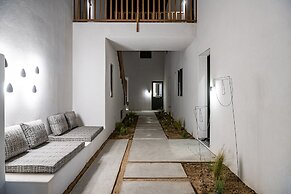 Athina Milos Suites