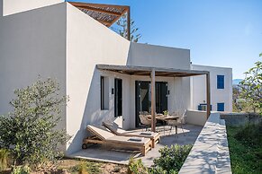 Athina Milos Suites