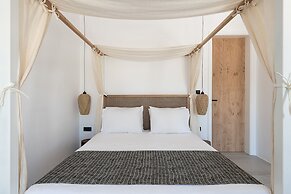Athina Milos Suites