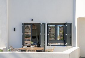 Athina Milos Suites