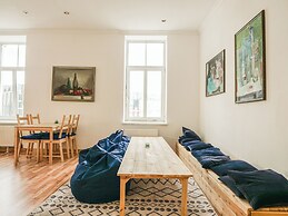 Cinnamon Sally Backpackers Hostel