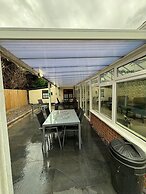 OYO Watton Vibe Hotel