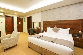 Oyyo Plaza Hotel Apartment