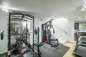 GM Luxury Suites & Spa