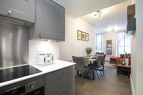 Elliot Oliver - Luxury 2 Bedroom Regency Apartment With Parking & EV C