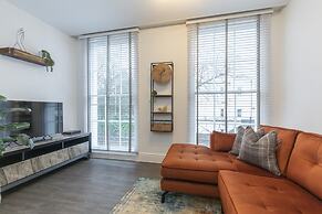 Elliot Oliver - Luxury 2 Bedroom Regency Apartment With Parking & EV C