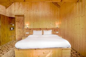 Oak N Pine by Dumnu Homes