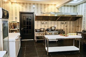 247 Luxury Hotel & Apartment Ajah