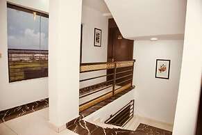 247 Luxury Hotel & Apartment Ajah