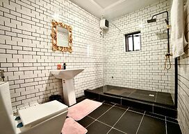 247 Luxury Hotel & Apartment Ajah