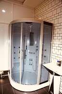 247 Luxury Hotel & Apartment Ajah