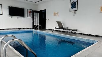247 Luxury Hotel & Apartment Ajah