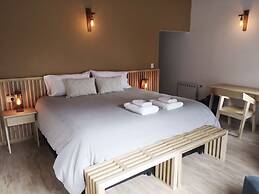 Senderos Aparts & Suites