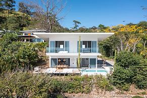 Villa McQueen Ocean View