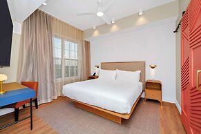 Embassy Suites By Hilton Orlando Sunset Walk