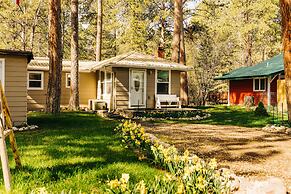 Serene Creek Side Cottage Retreat