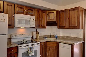 Serene Creek Side Cottage Retreat