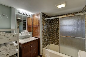 Serene Creek Side Cottage Retreat