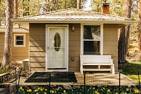 Serene Creek Side Cottage Retreat