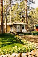 Serene Creek Side Cottage Retreat